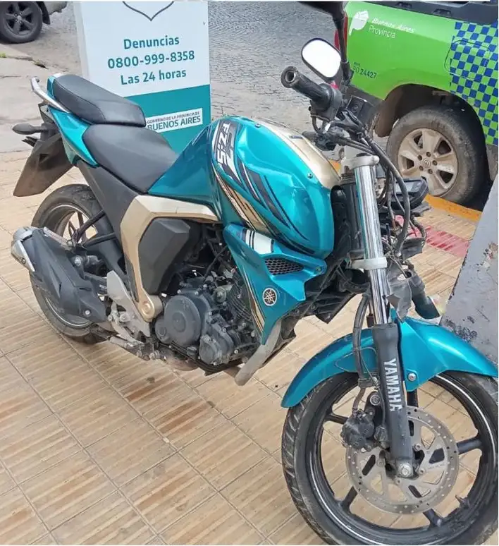 La moto recuperada fue robada de un complejo de departamentos ubicado en San Lorenzo al 1600.