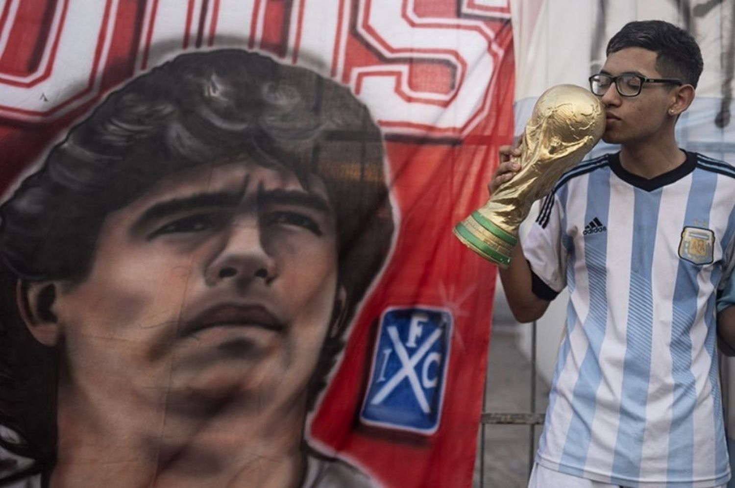 Buscan instituir la fecha de nacimiento de Maradona como Día Nacional del Fútbol