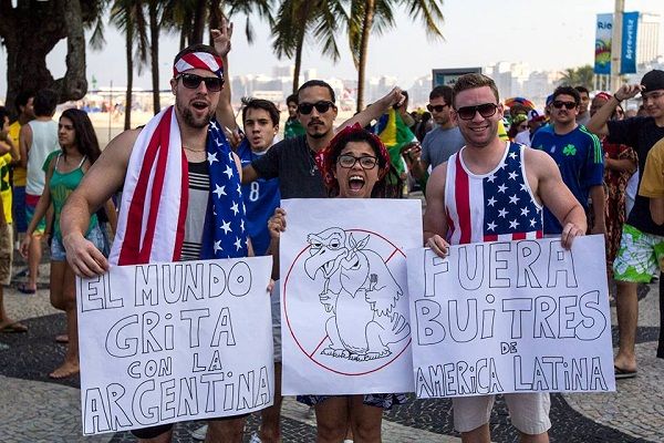 El mundo grita con Argentina: "Fuera buitres de América Latina"