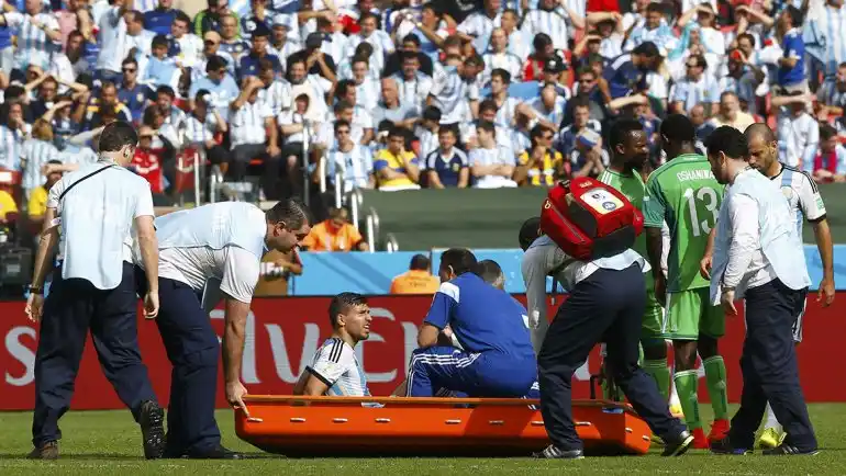 Confirmado: Sergio Agüero está desgarrado y se perdería lo que resta del Mundial