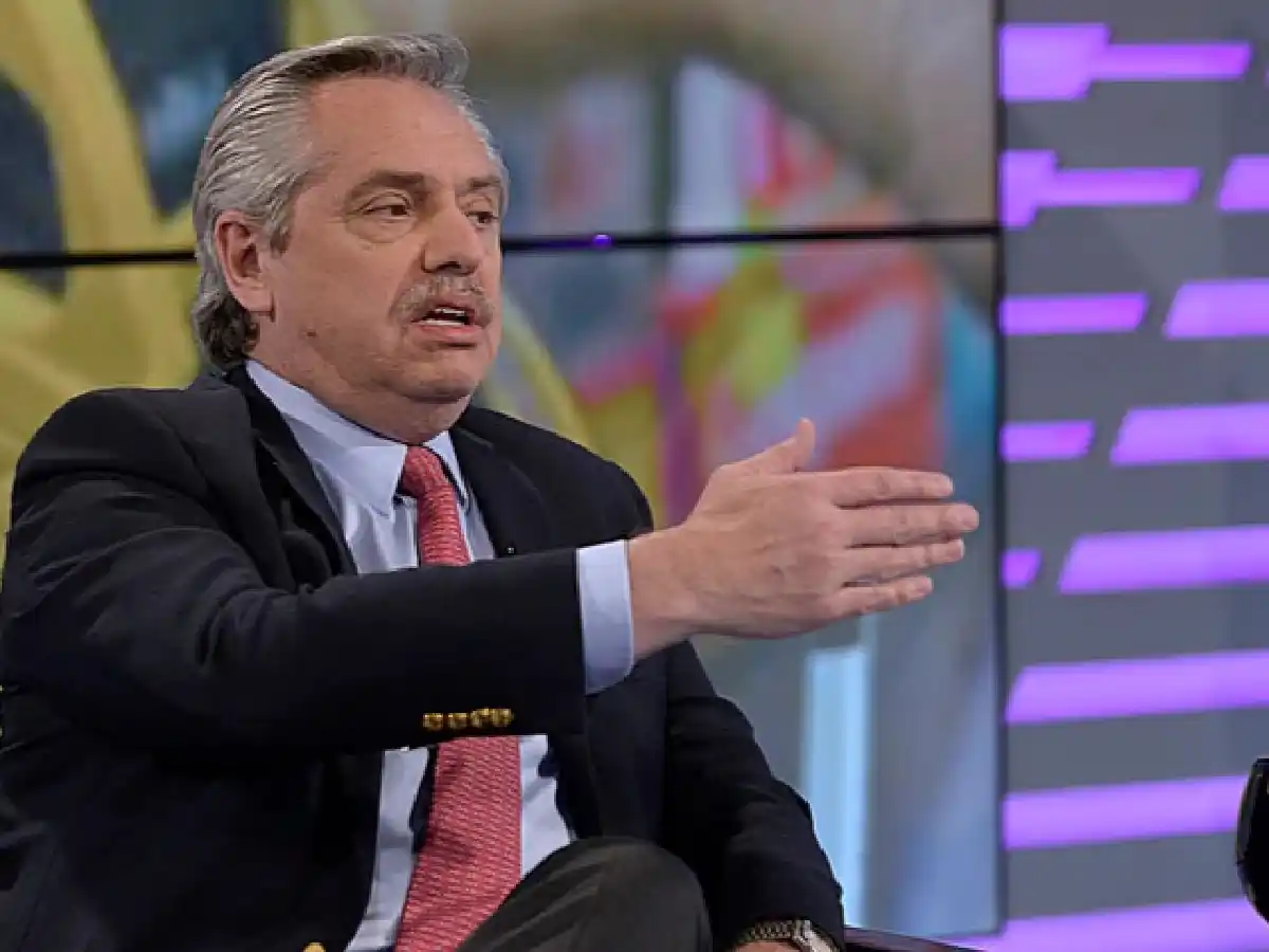 Fernández sobre la formación de eventual gabinete: "¿Cómo no le voy a pedir opinión a Cristina?"