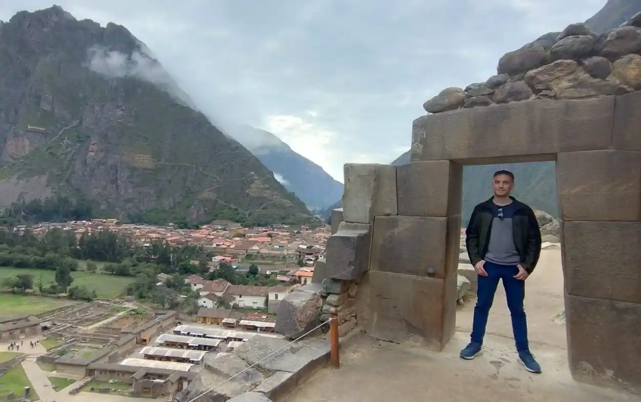Puerta del Sol - Ruinas incas en Ollantaytambo-