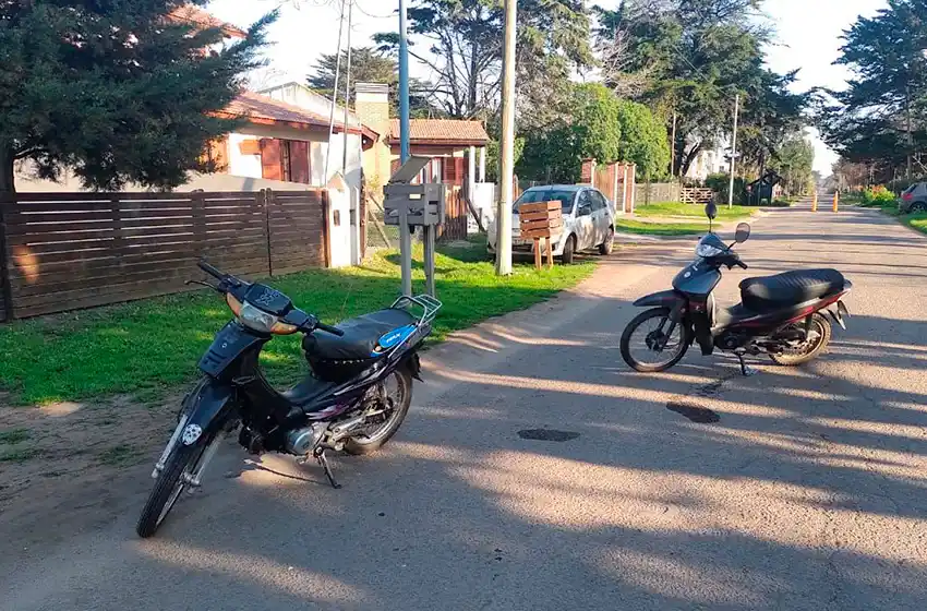 Dos motos chocaron en Acantilados y se las secuestraron