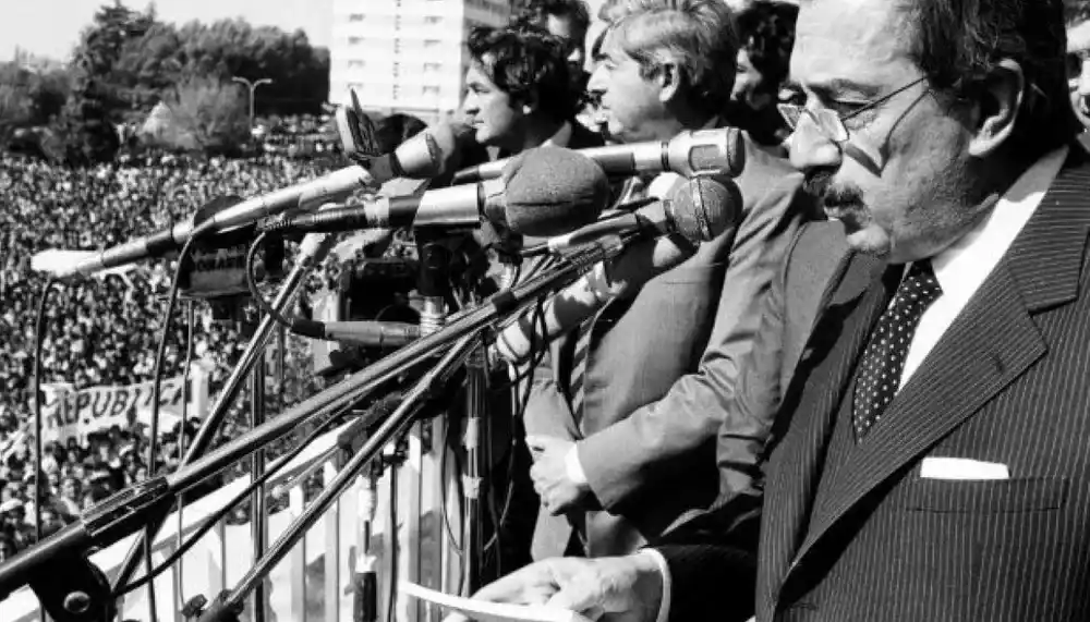 Raúl Alfonsín en su visita a Viedma.