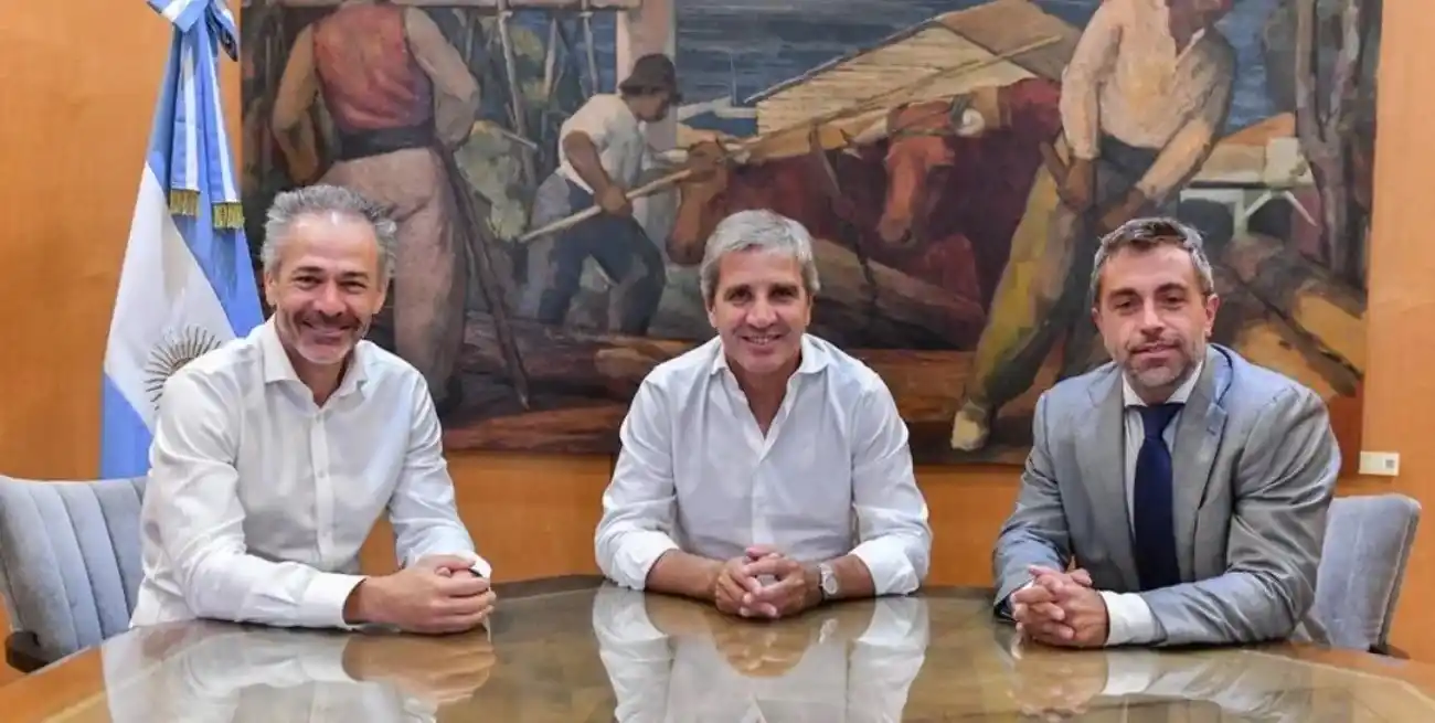 El ministro Luis Caputo anunció que Federico Furiase será el nuevo secretario de Finanzas en reemplazo de Alejandro Lew.