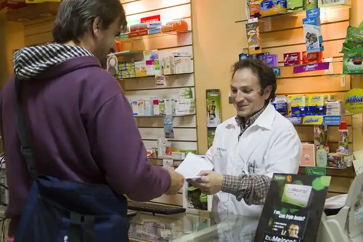 Farmacéuticos reclaman el fin a “un bono que se implementó en la crisis de 2002”