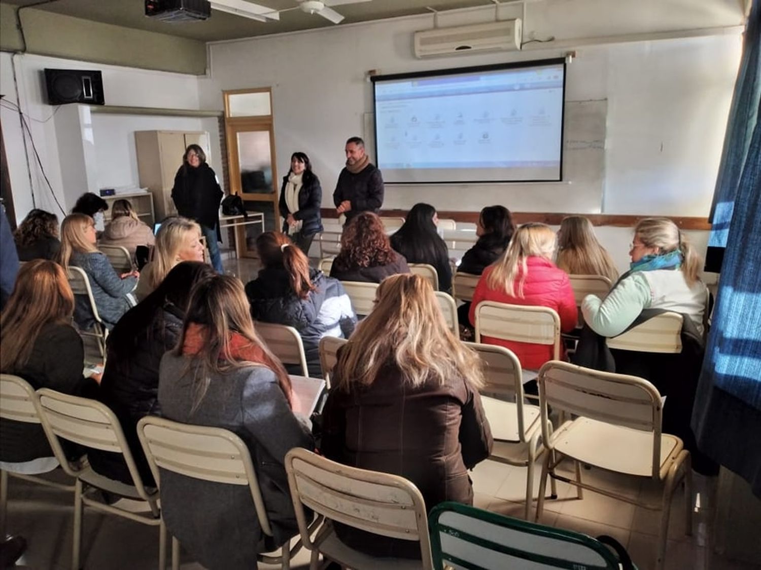 Se realizó una Jornada de trabajo y capacitación en la escuela N° 8 Celestino Marcó