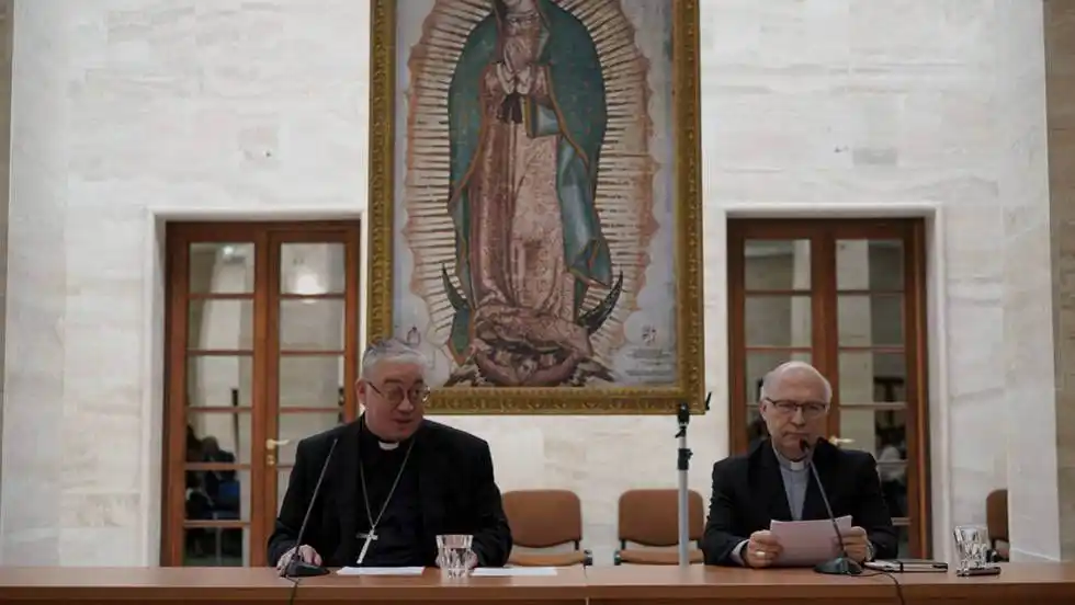 Los obispos chilenos acusados de abuso pusieron sus renuncias a disposición del Papa