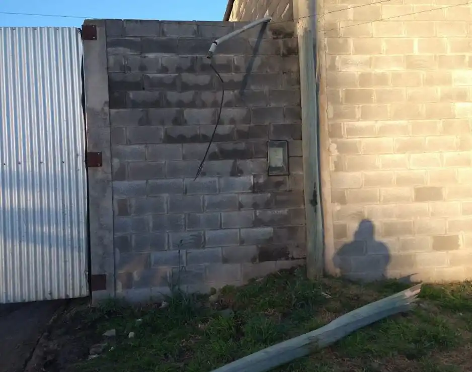 Reportaron un nuevo robo de cables con daños estructurales