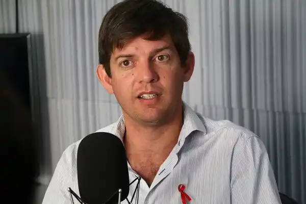 “La gente sigue pensando que el SIDA es una enfermedad de homosexuales”