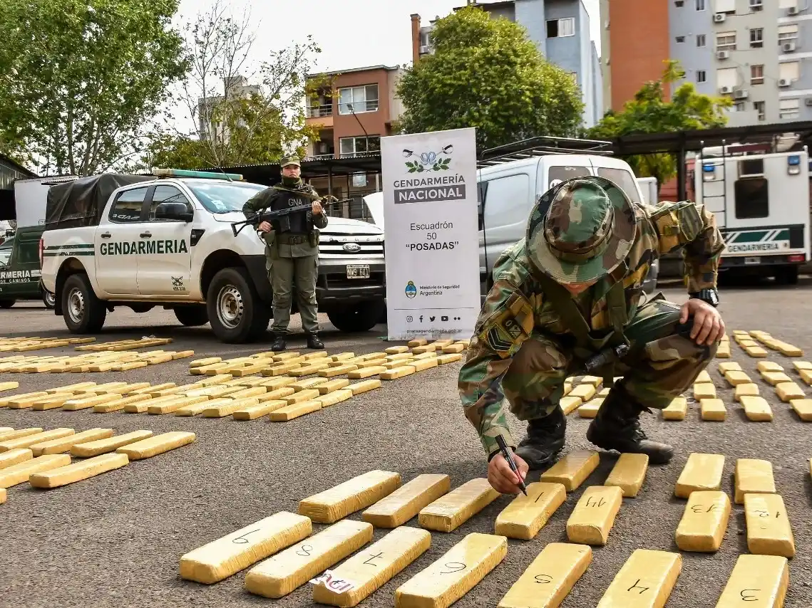 El narcotráfico en Argentina. Intensificado en las últimas décadas por corrupción, pobreza, etc.