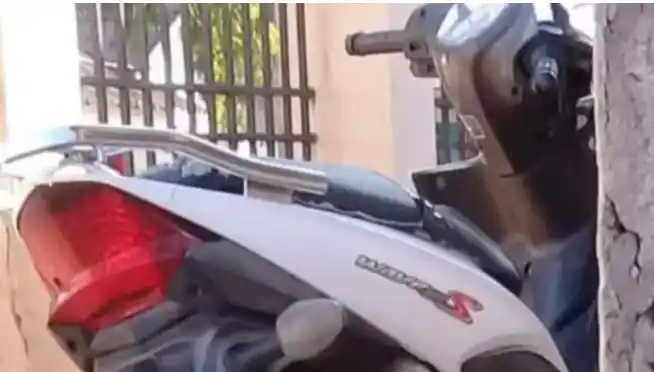 Le robaron la moto mientras hacía repartos y pide ayuda para recuperarla porque se quedó sin trabajo