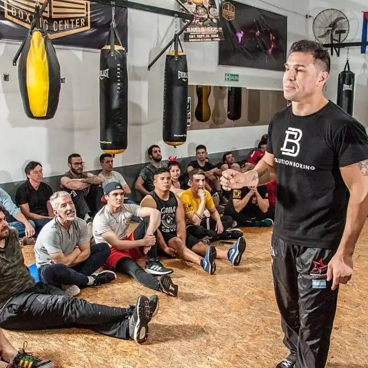 Maravilla Martínez invitó a entrenar al intendente de Pinamar: Fue para promocionar su Masterclass de 3 mil pesos