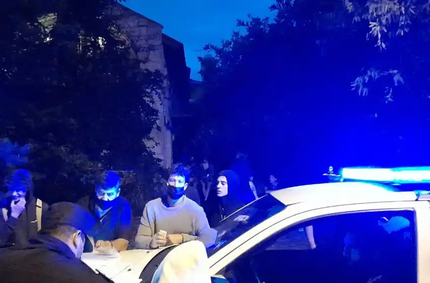 Encontraron más de 60 menores de edad en una fiesta clandestina en el Bosque Peralta Ramos