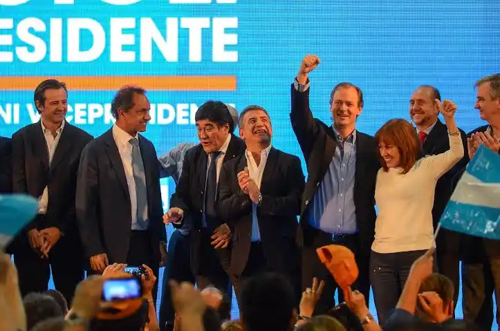 El Frente para la Victoria cerró con Scioli la campaña en Paraná