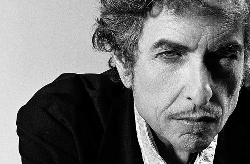 Bob Dylan, tan joven y tan viejo
