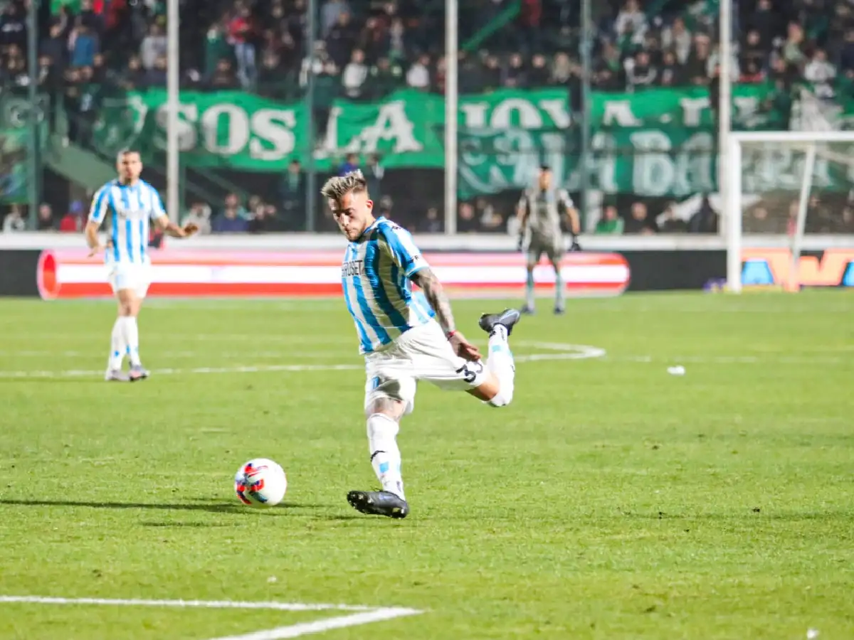 Racing empató en cancha de Sarmiento