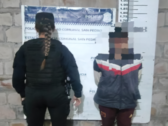 Borracho, tenía un cuchillo y fue aprehendido por molestar en la vía pública