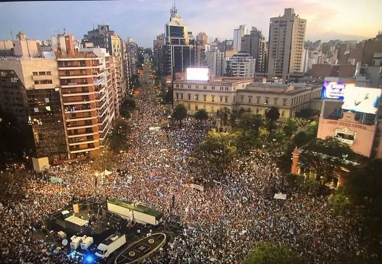 El Presidente pidió no escuchar a quienes destruyeron al país
