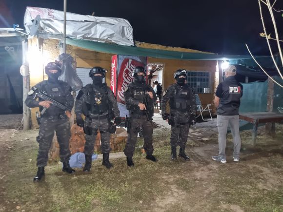 Allanamientos por microtráfico en El Trébol: secuestraron 15 plantas de marihuana y detuvieron a un hombre