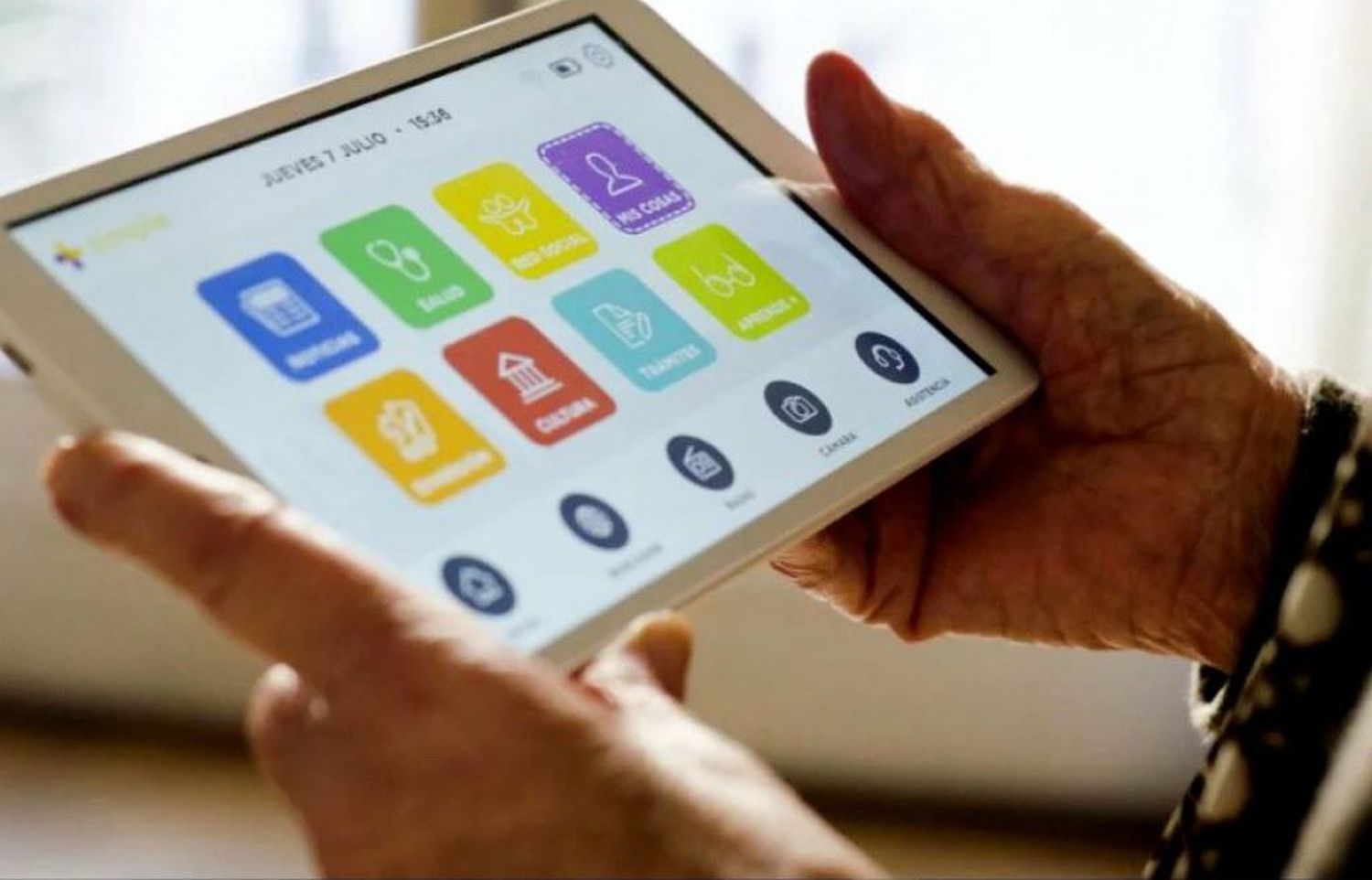 Las tablets para jubilados comenzarán a entregarse el 9 de noviembre