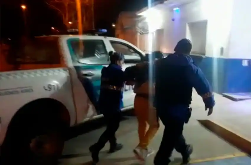 Colectivero accionó botón antipánico y detuvieron a dos hombres que habían robado