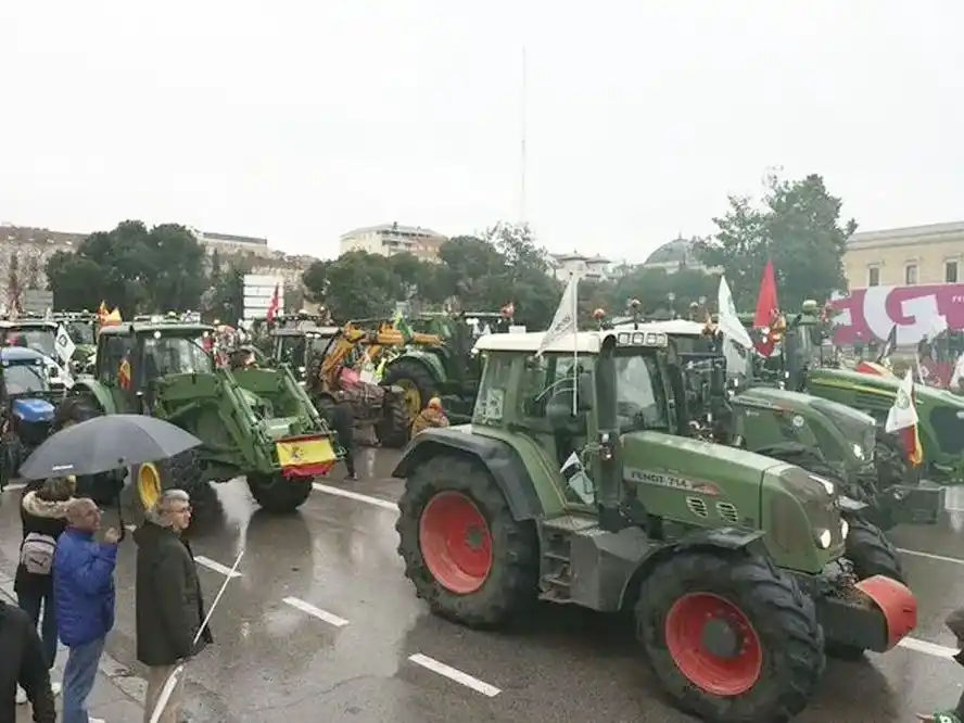 Miles de agricultores protestaron en Madrid por la alianza entre la UE y el Mercosur
