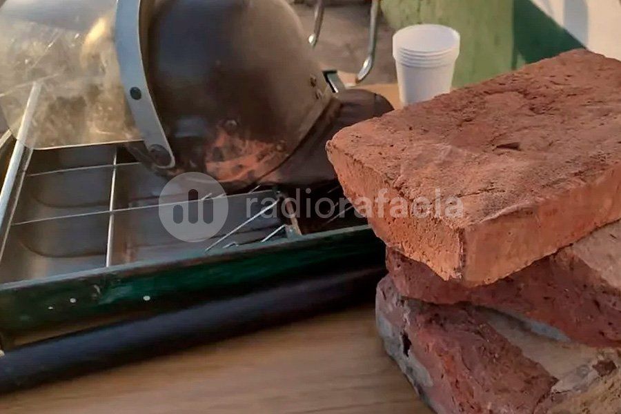 Un policía santafesino recibió un ladrillazo en la cabeza en un partido de fútbol y está en terapia intensiva