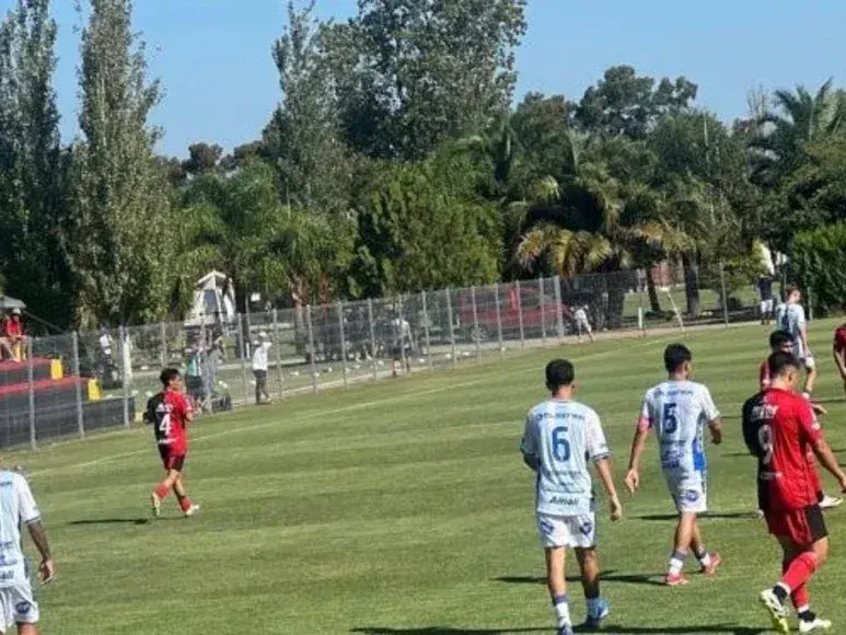 La Crema perdió 3 a 1 en su visita al Sabalero. Foto:Redes