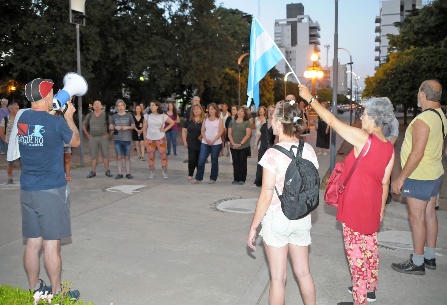 Una vez más, los vecinos se manifestaron contra el pase sanitario como  "atropello a la libertad"