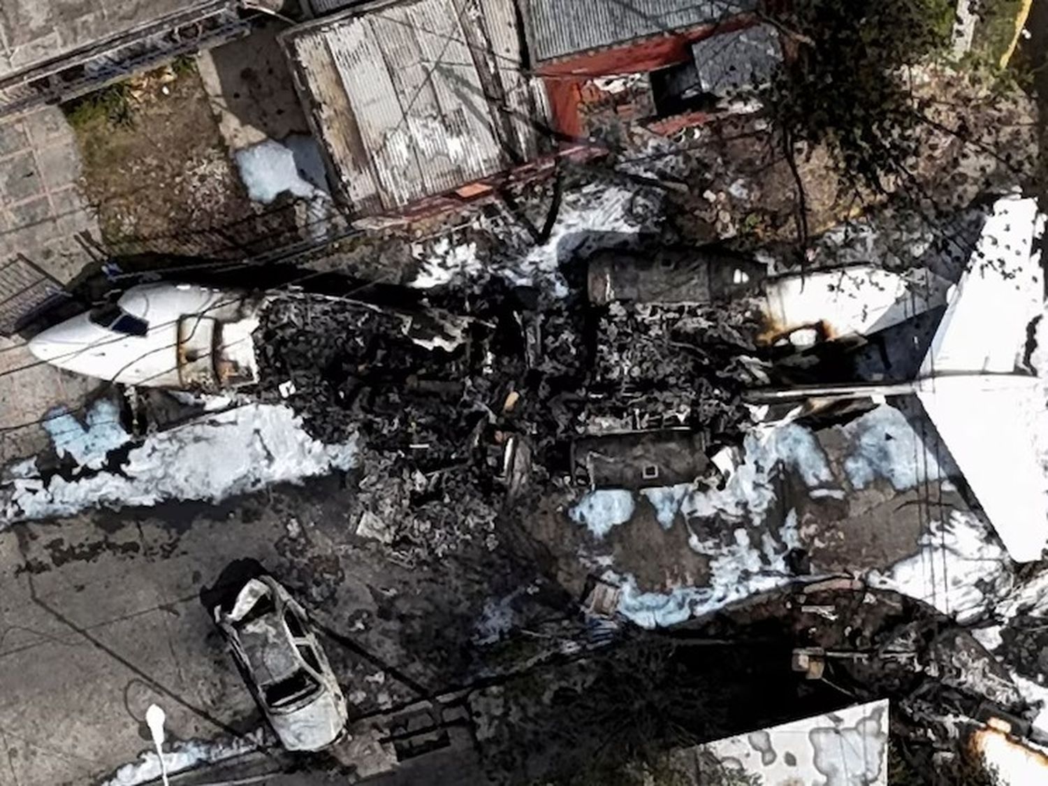 Tragedia en San Fernando: retiraron los cuerpos y derrumbarán la casa donde impactó el avión