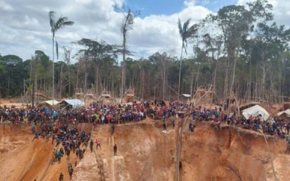 Autoridades hablan de unas 30 víctimas mortales tras derrumbe en la mina Bulla Loca