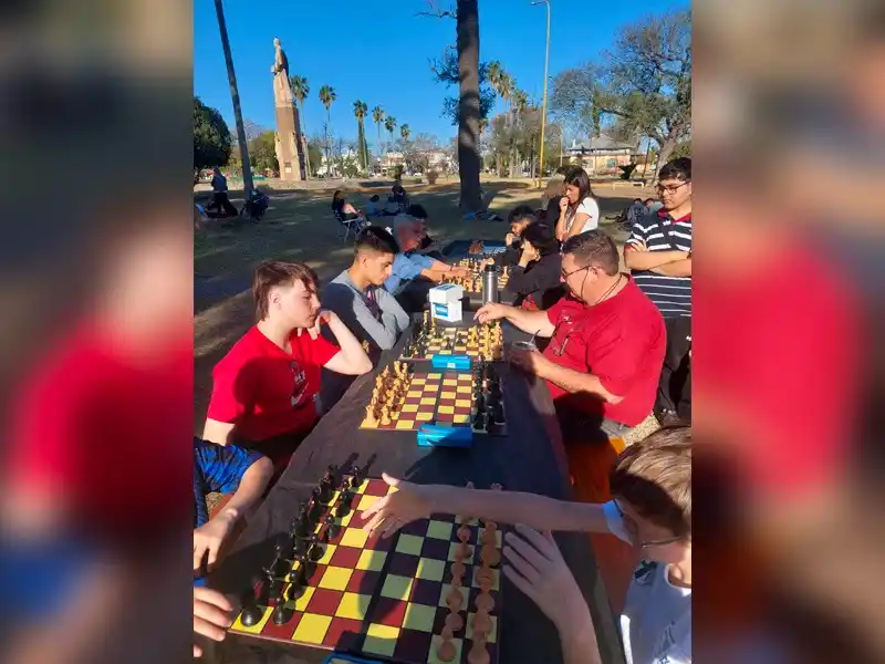 Sigue el “Ajedrez en las plazas”: familiar y para todas las edades