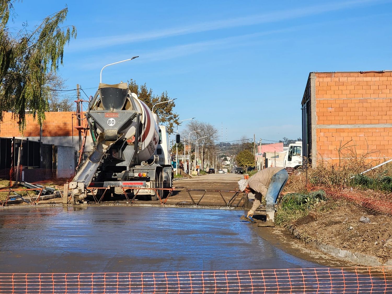 Avanzan con las obras de pavimentación en calle Magallanes y en María Ignacia