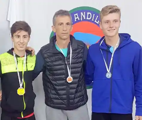 Campeón de Primera en tenis de mesa