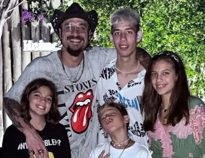 La foto de Daniel Osvaldo con sus cuatro hijos que desató la furia de su expareja
