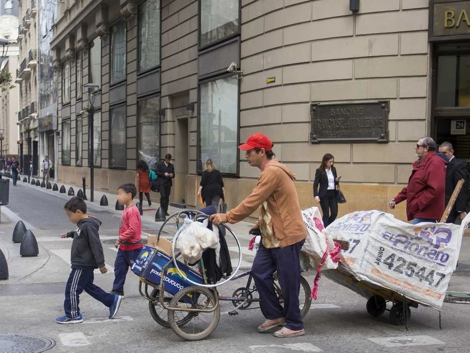 La pobreza seguiría a la baja y estaría en el 31,6 por ciento, según datos privados