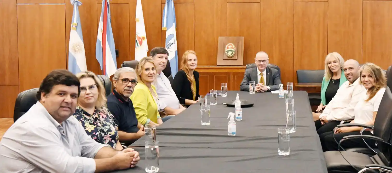 Representantes del STJ con los gremios de trabajadores/as judiciales