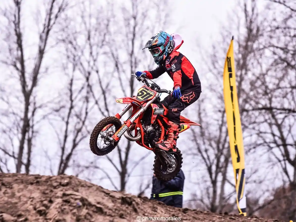 El joven piloto gualeyo Fermín Gómez se consagró en Bragado