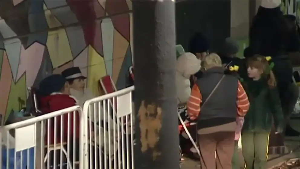 Acampe y fila en las inmediaciones del Santuario de Lourdes.