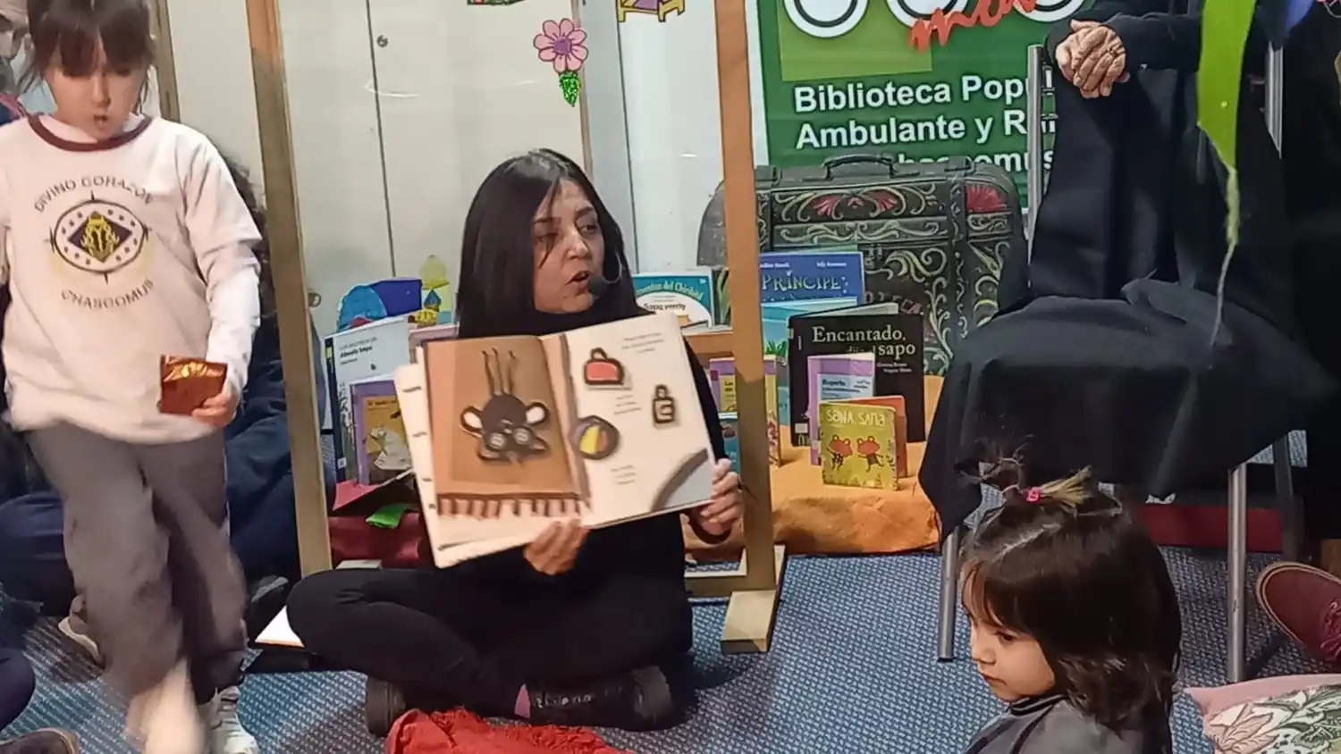 La Biblioteca Ambulante Rural cierra su ciclo de “Tardecitas de Cuentos” con una jornada especial para toda la familia