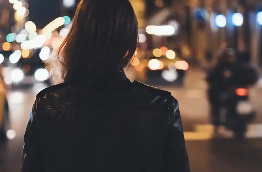 La siguió varias cuadras en auto y se masturbó mientras le gritaba cosas obscenas