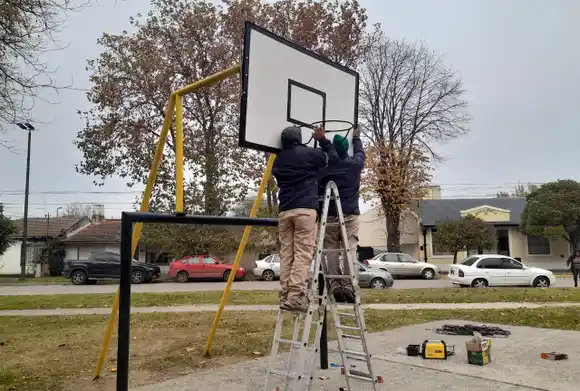 Restauraron el playón deportivo de la Plaza Güemes en Balcarce