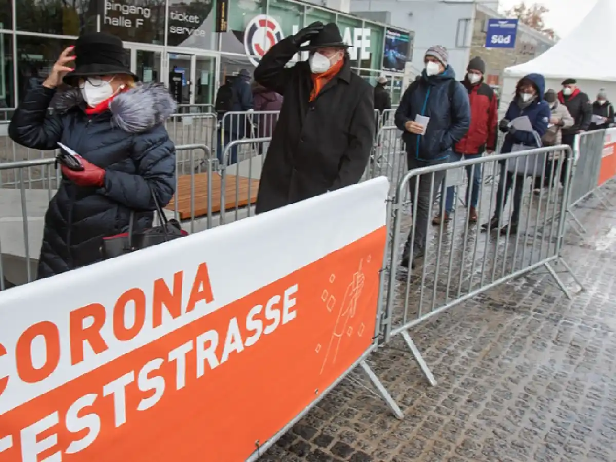 Austria confinará a los no vacunados desde este lunes