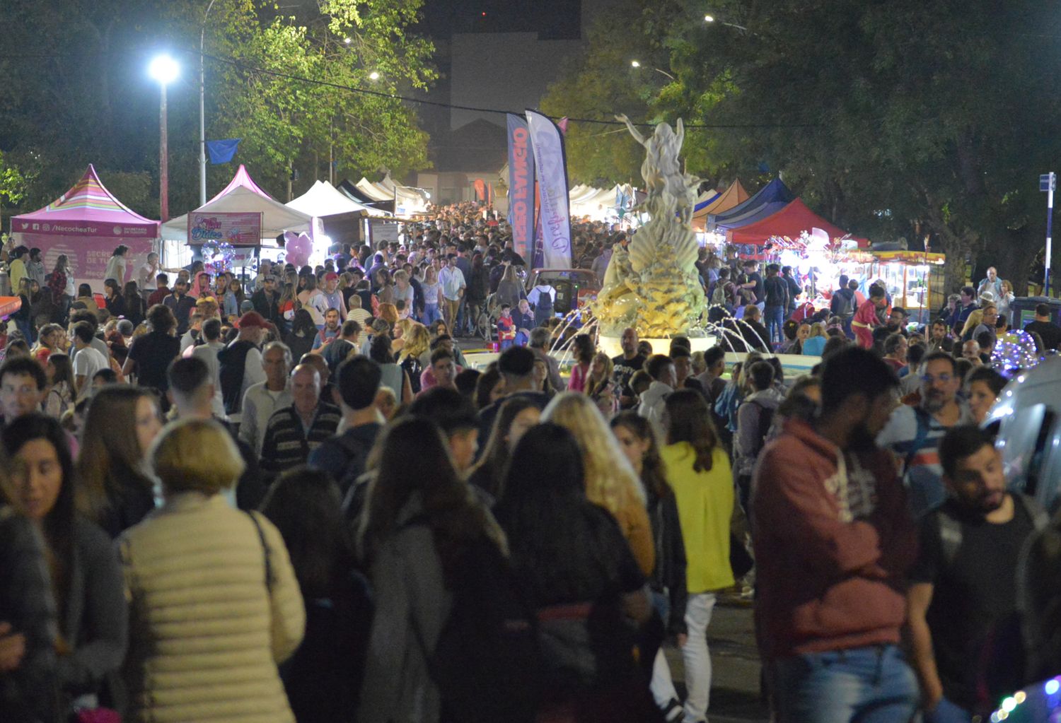 La diagonal del Parque a pleno, al igual que las otras propuestas de Semana Santa en la ciudad.