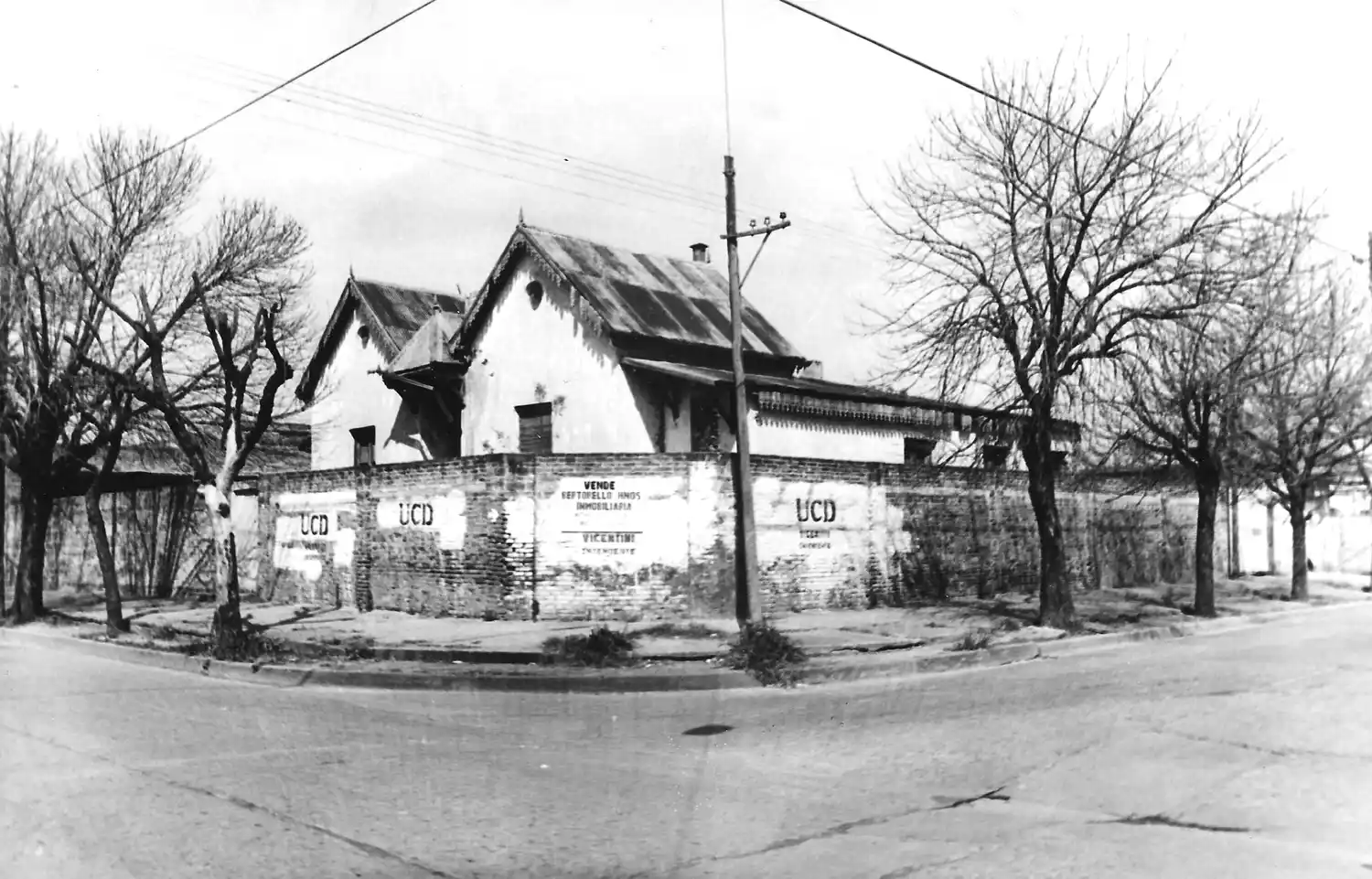 El chalé de Oreste Lanfranchi (1995). Originalmente no tenía el tapial.