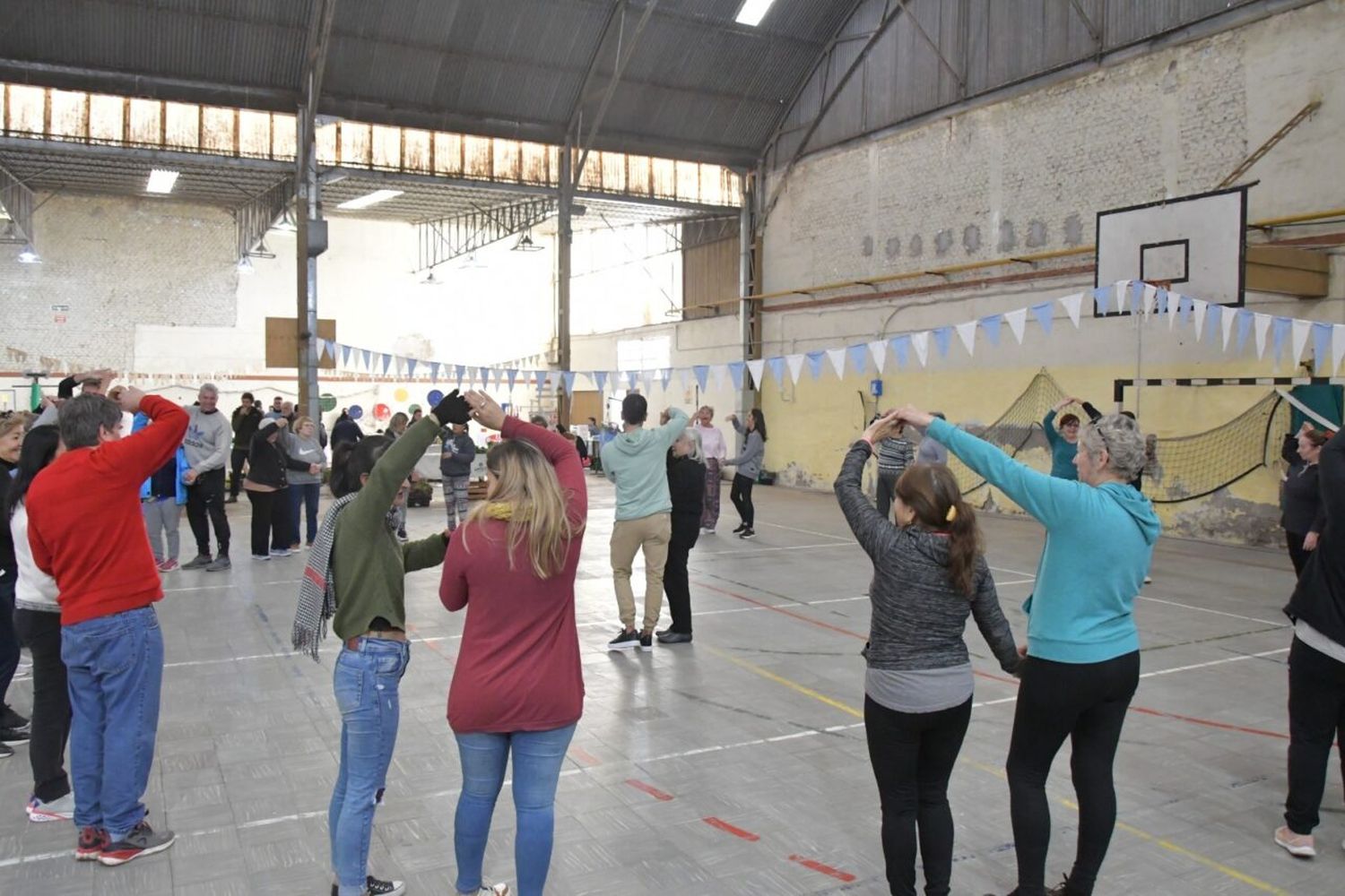 Brindaron clases de Pericón Nacional para celebrar el próximo Día de la Independencia