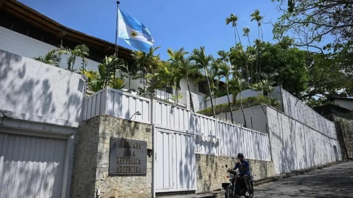 11 MESES AISLADOS Y 85 DÍAS SIN ELECTRICIDAD: Con Vzla alerta sobre graves condiciones de los asilados en la embajada de Argentina