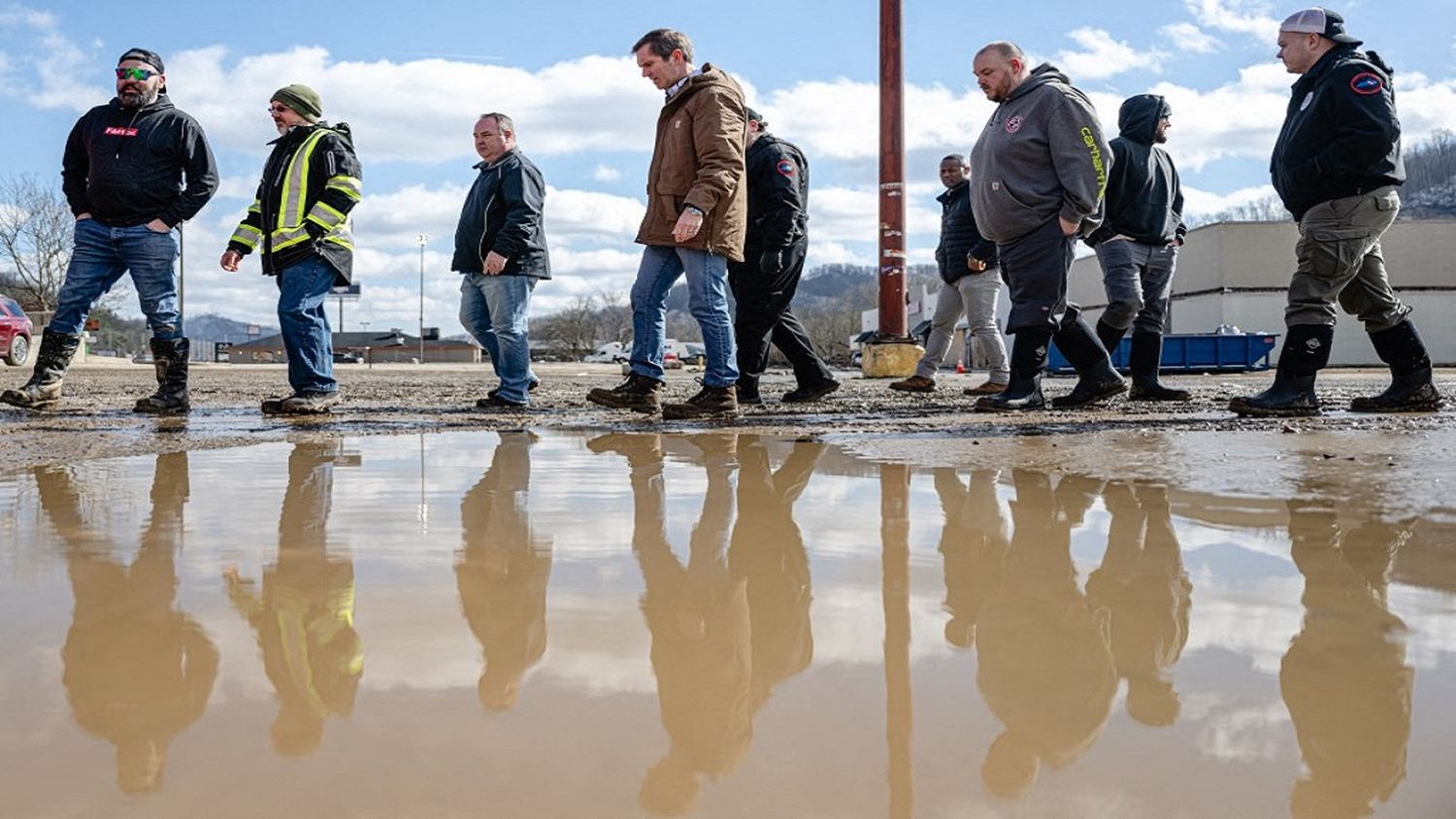 Tormentas invernales en EE. UU. dejan al menos 14 muertos:  varias víctimas se ahogaron dentro de sus vehículos