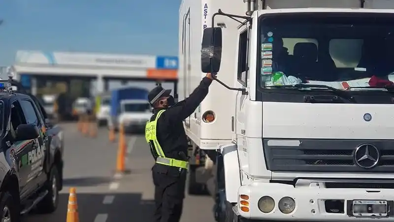 Chivilcoy: Camionero con COVID fue a trabajar igual y el municipio le secuestró el camión